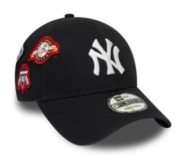 GORRA NEWERA NEGRA, NEW YORK CON PARCHES ROJOS