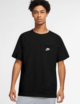 CAMISETA NIKE SPORTSWEAR MODERN BOLSILLO, NEGRA