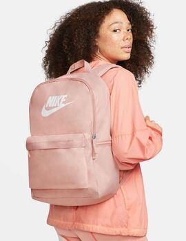 MOCHILA NIKE HERITAGE BACKPACK (25L), ROSA