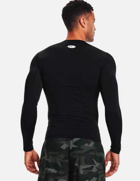 CAMISETA TERMICA UNDER ARMOUR NEGRA PARA