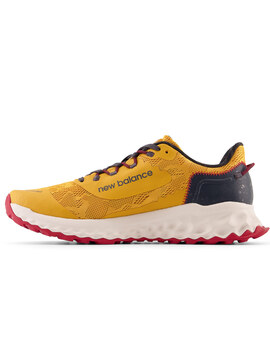 zapatilla trail running new balance hombre FRESH FOAM GAROÉ, camel