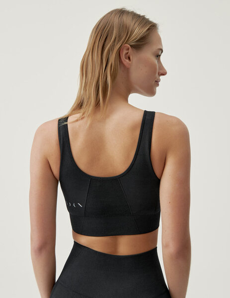 Gallery 1676279819474 akira tp black 2