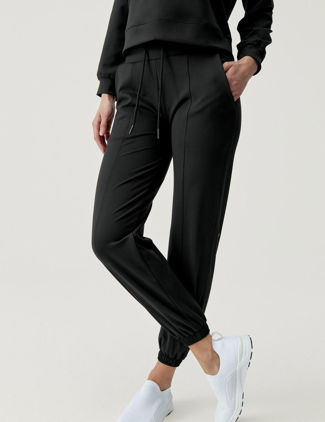 1676280662248 tamoe jg black 1