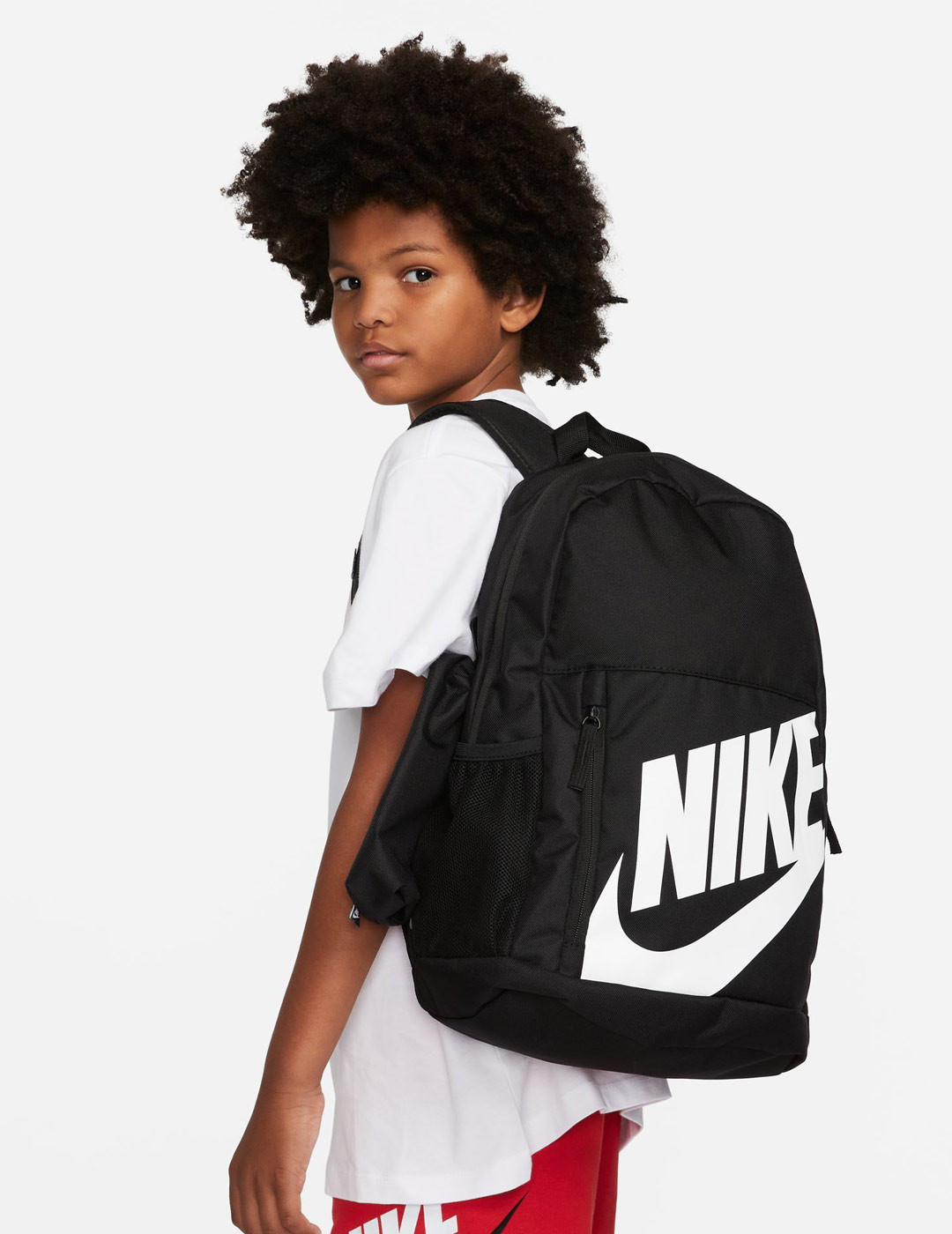 mochila nike básica junior, negro-blanco 20 litros