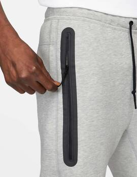 pantalón nike sportswear  TECH FLEECE , gris