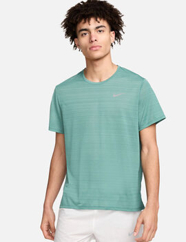 camiseta manga corta  nike running  DRI-FIT MILER verde