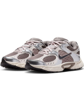 zapatilla nike  V5 RNR junior (CONSUMER FACING N, gris/marrón