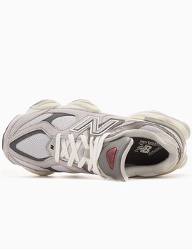 zapatilla New Balance 9060 gris
