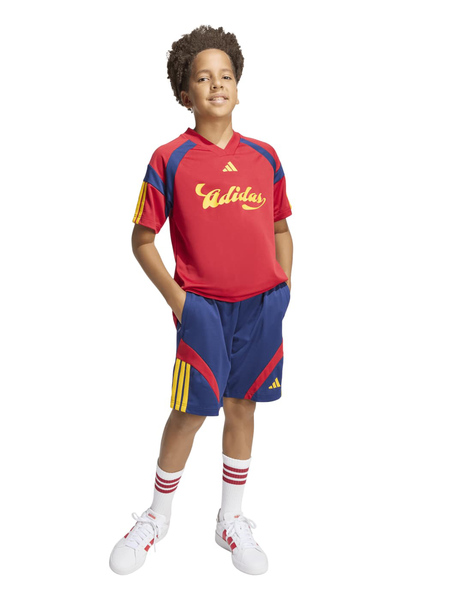 Gallery 1772634683408 kd6021 4 apparel on model walking view white