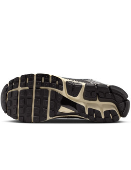 zapatilla hombre nike  ZOOM VOMERO 5, gris