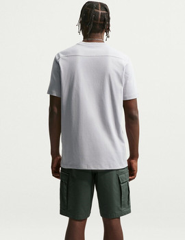 camiseta manga corta hombre nike club varsity, gris