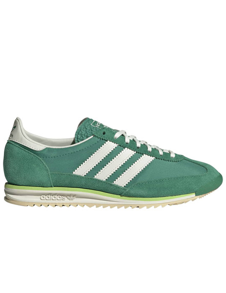 Gallery 1790921905508 jq7397 1 footwear photography side lateral center view white