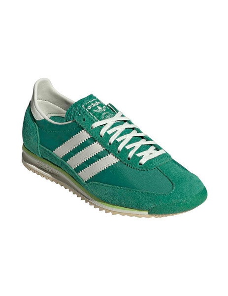 Gallery 1790921908002 jq7397 6 footwear photography front lateral top view white