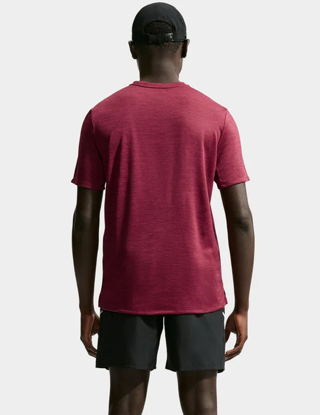 camiseta manga corta técnica nike MILER , granate